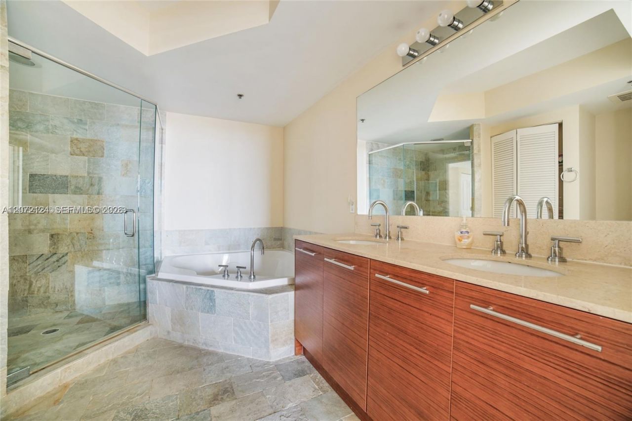 2681 N Flamingo Rd, Unit 1906S, Sunrise, FL 33323 Photo
