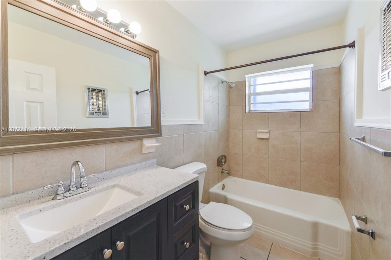 5420 NE 22nd Ter, Unit 16, Fort Lauderdale, FL 33308 Photo