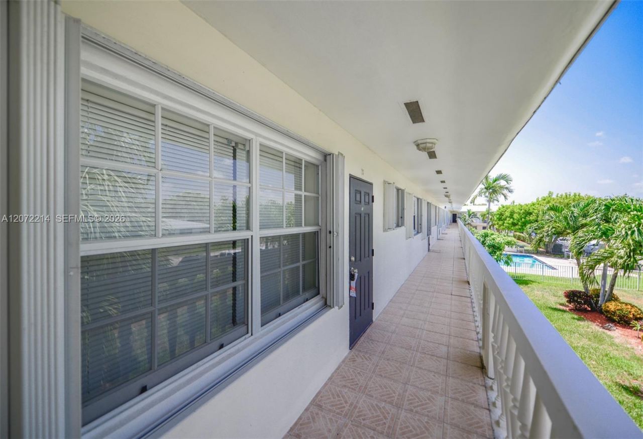 5420 NE 22nd Ter, Unit 16, Fort Lauderdale, FL 33308 Photo