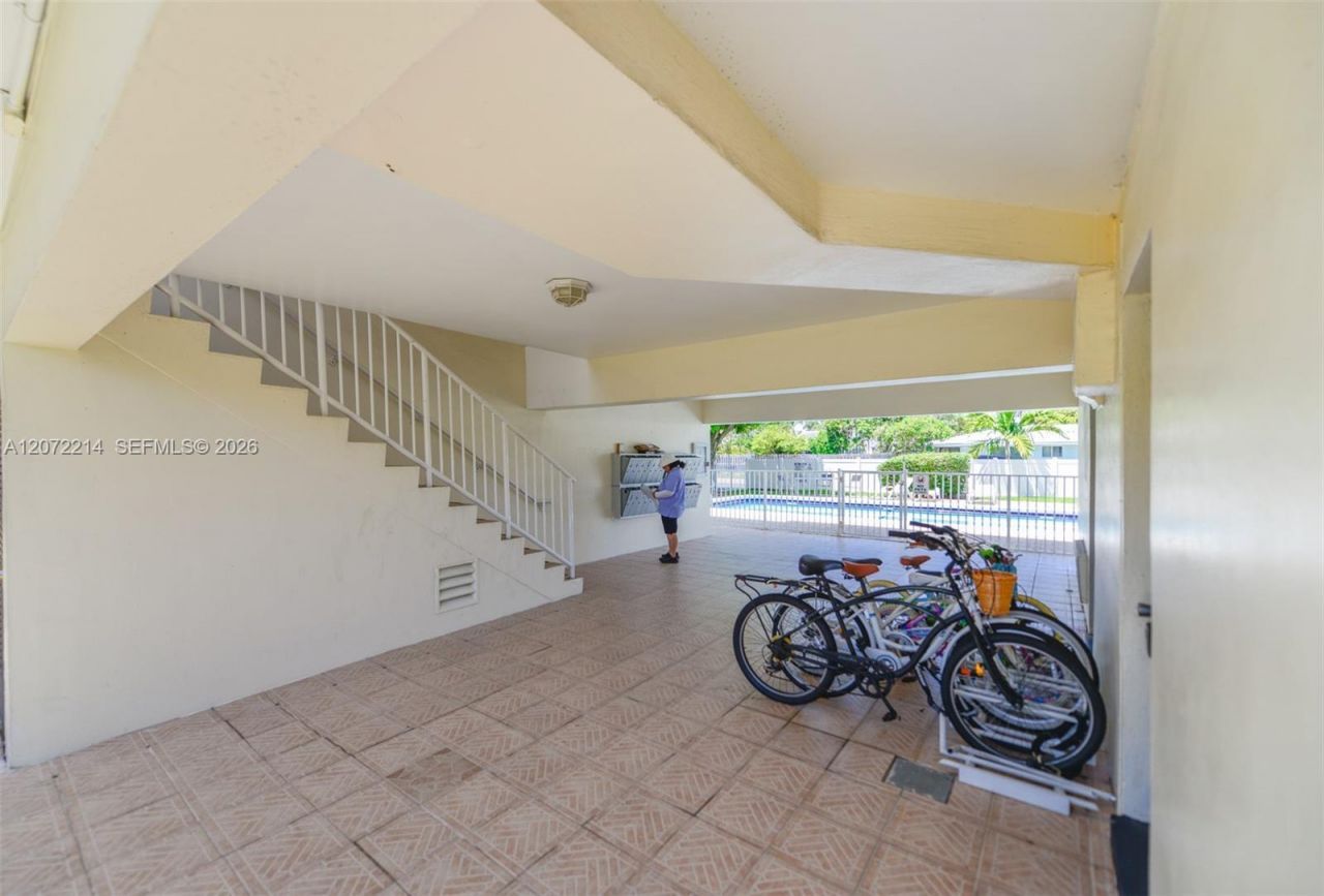 5420 NE 22nd Ter, Unit 16, Fort Lauderdale, FL 33308 Photo