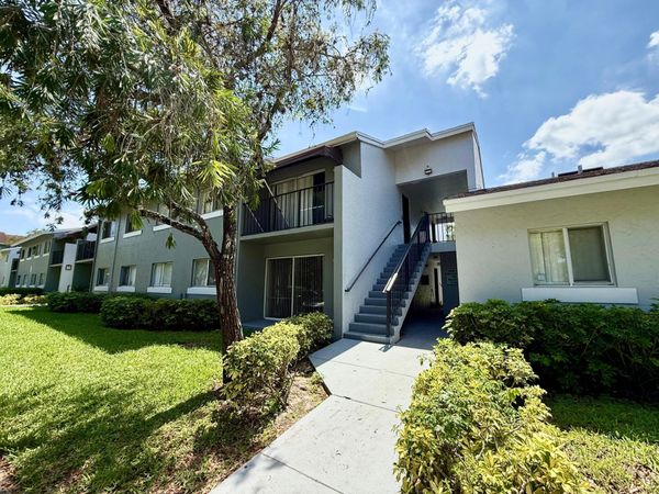 1239 N Benoist Farms Road, Unit 110, West Palm Beach, FL 33411