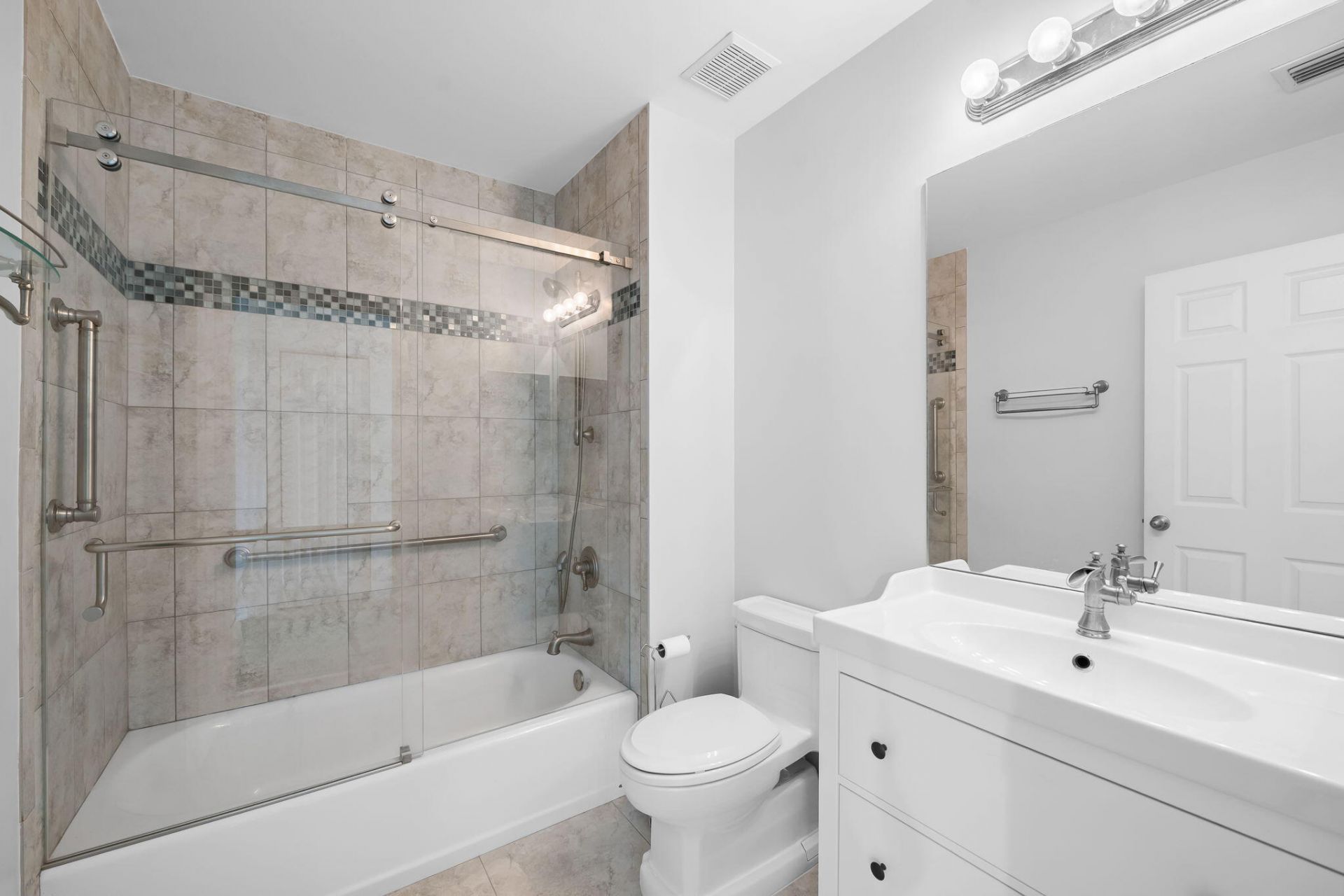 5331 NW 110th Avenue, Doral, FL 33178 Photo