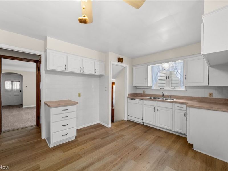 11117 Vernon Avenue, Garfield Heights, OH 44125 Photo 7