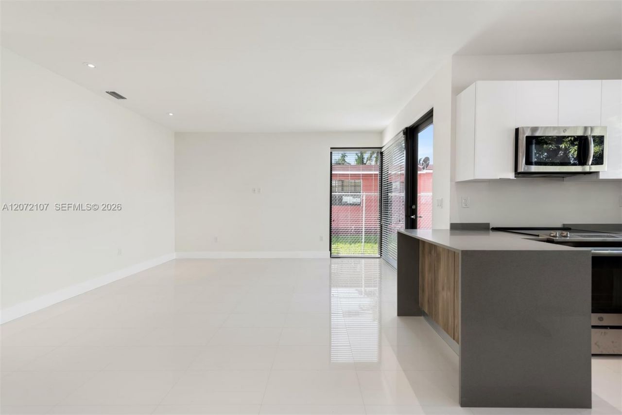 1216-1218 NE 112th St , Miami, FL 33161 Photo