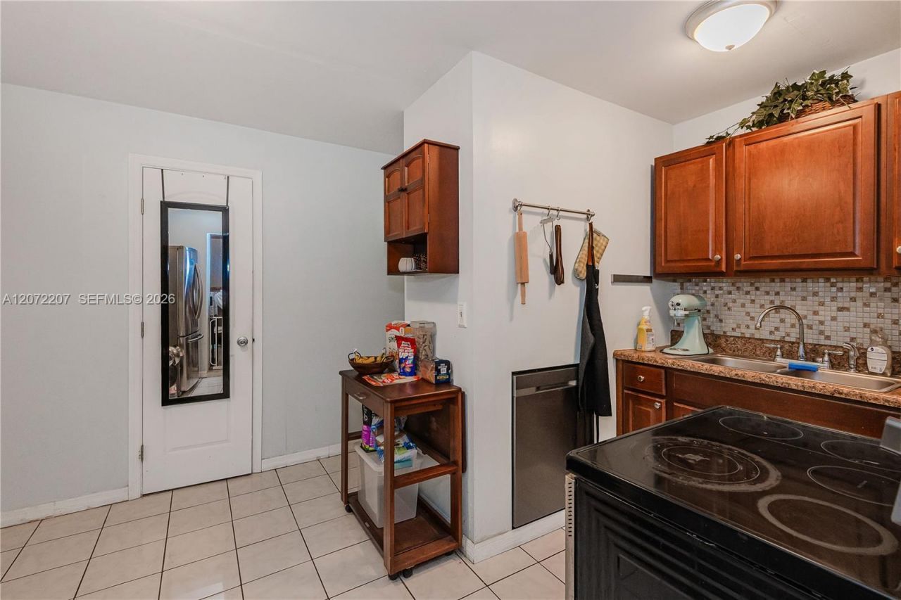 334 E 11th St , Hialeah, FL 33010 Photo