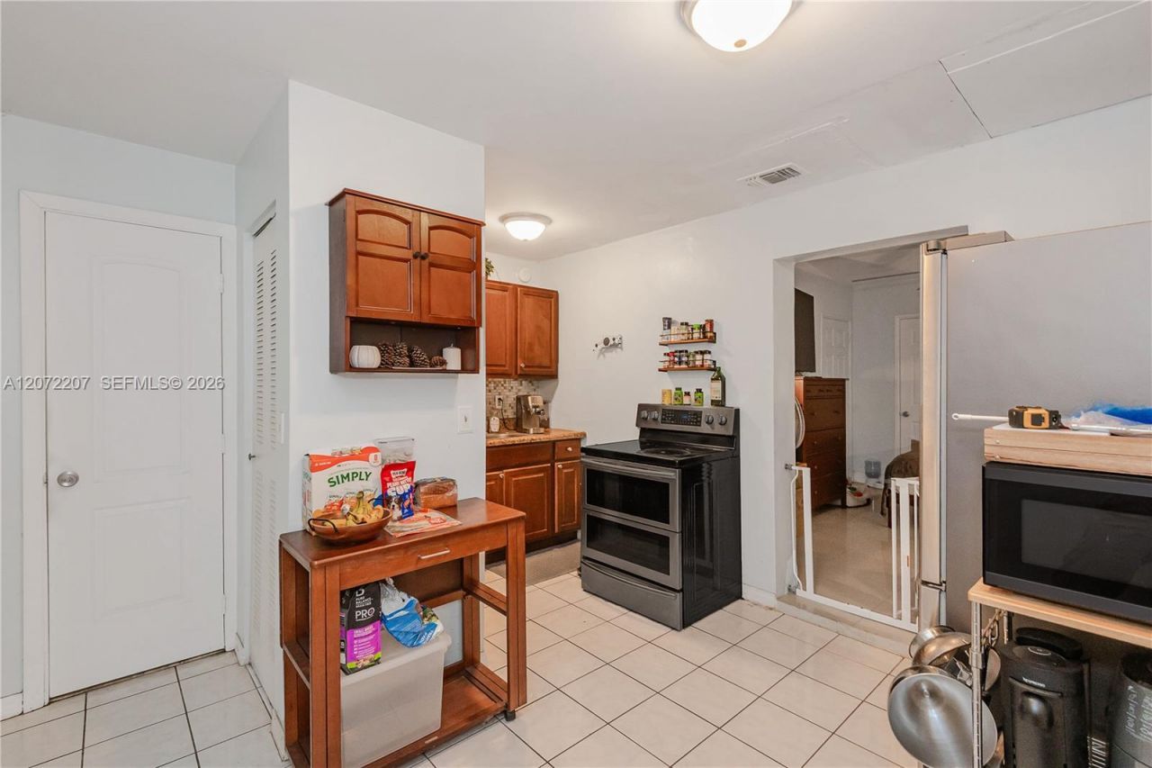 334 E 11th St , Hialeah, FL 33010 Photo