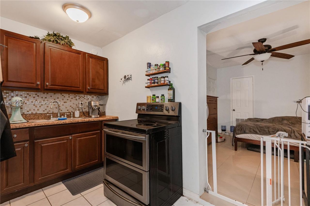 334 E 11th St , Hialeah, FL 33010 Photo