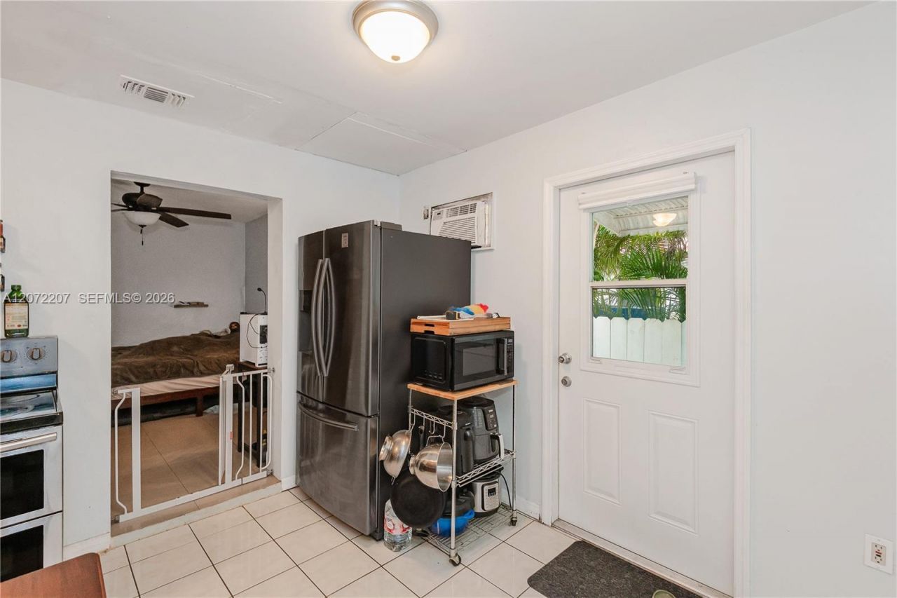 334 E 11th St , Hialeah, FL 33010 Photo