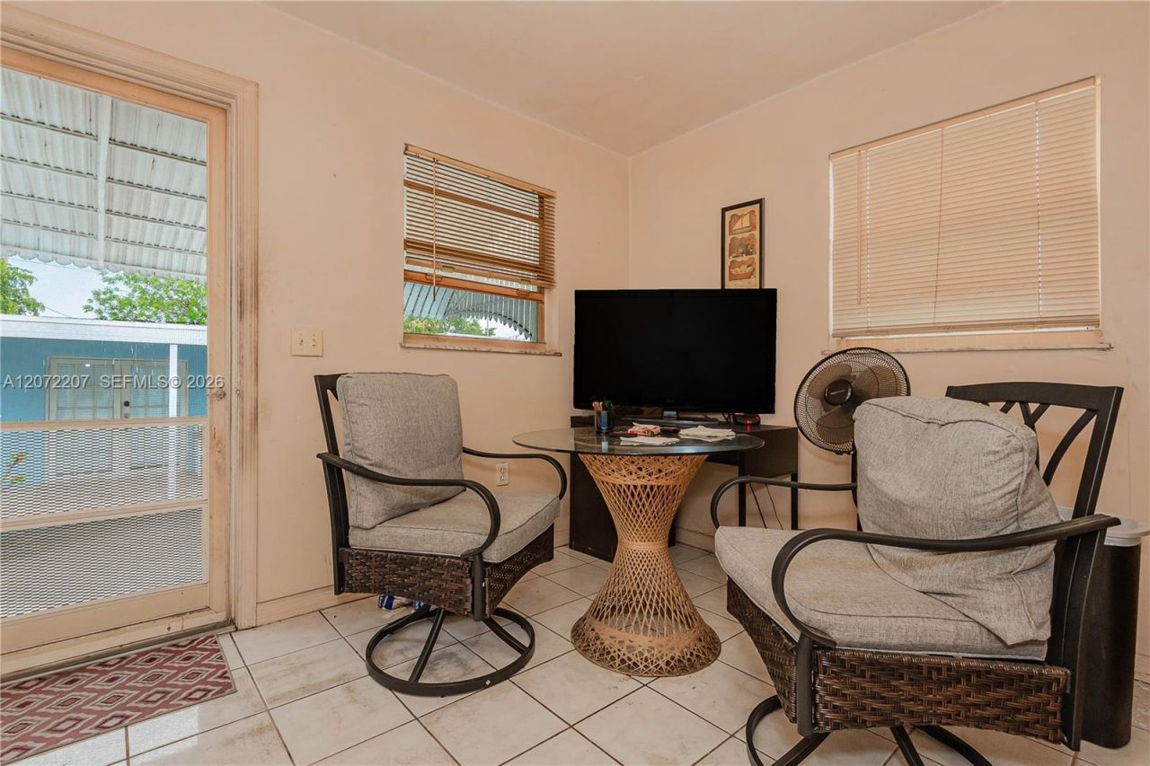 334 E 11th St , Hialeah, FL 33010 Photo
