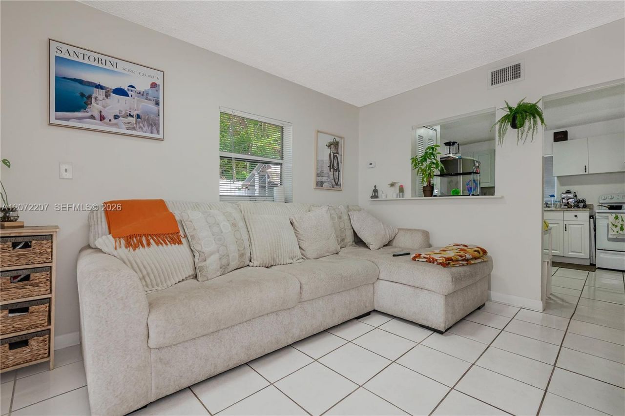 334 E 11th St , Hialeah, FL 33010 Photo
