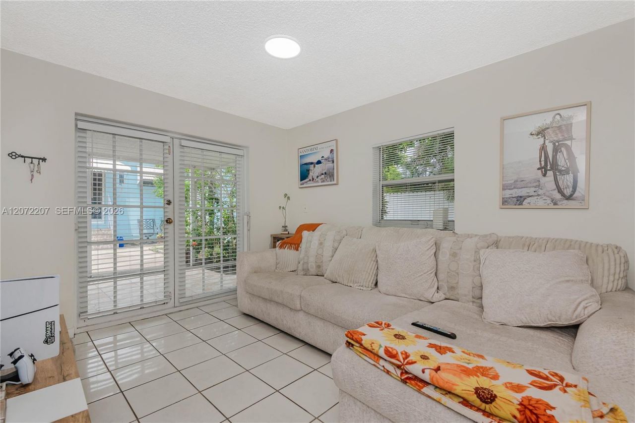 334 E 11th St , Hialeah, FL 33010 Photo
