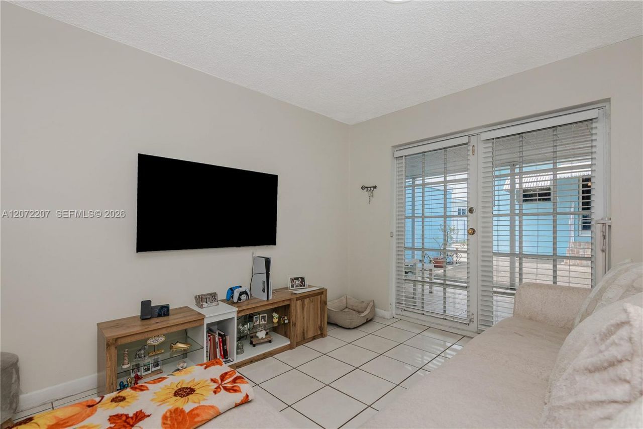 334 E 11th St , Hialeah, FL 33010 Photo
