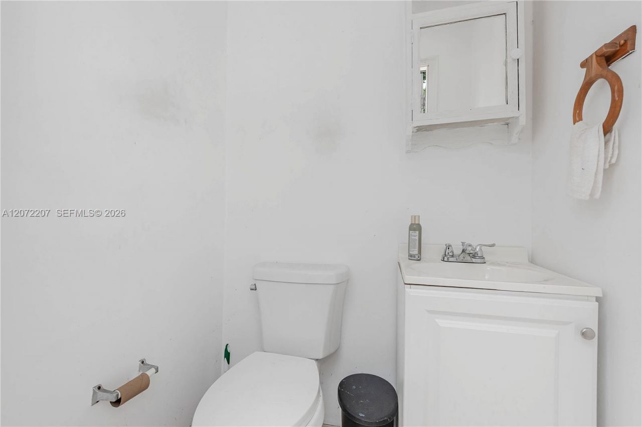 334 E 11th St , Hialeah, FL 33010 Photo