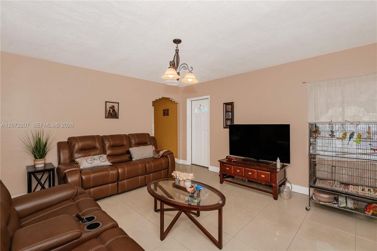 334 E 11th St , Hialeah, FL 33010 Photo