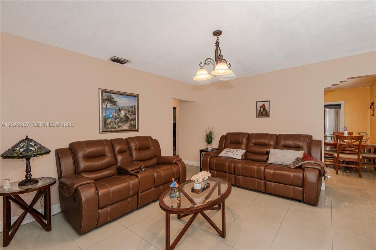 334 E 11th St , Hialeah, FL 33010 Photo