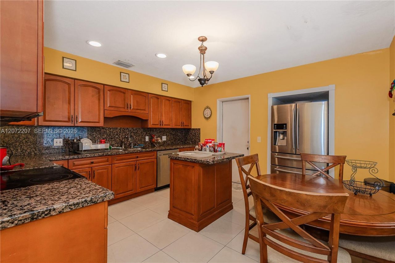 334 E 11th St , Hialeah, FL 33010 Photo