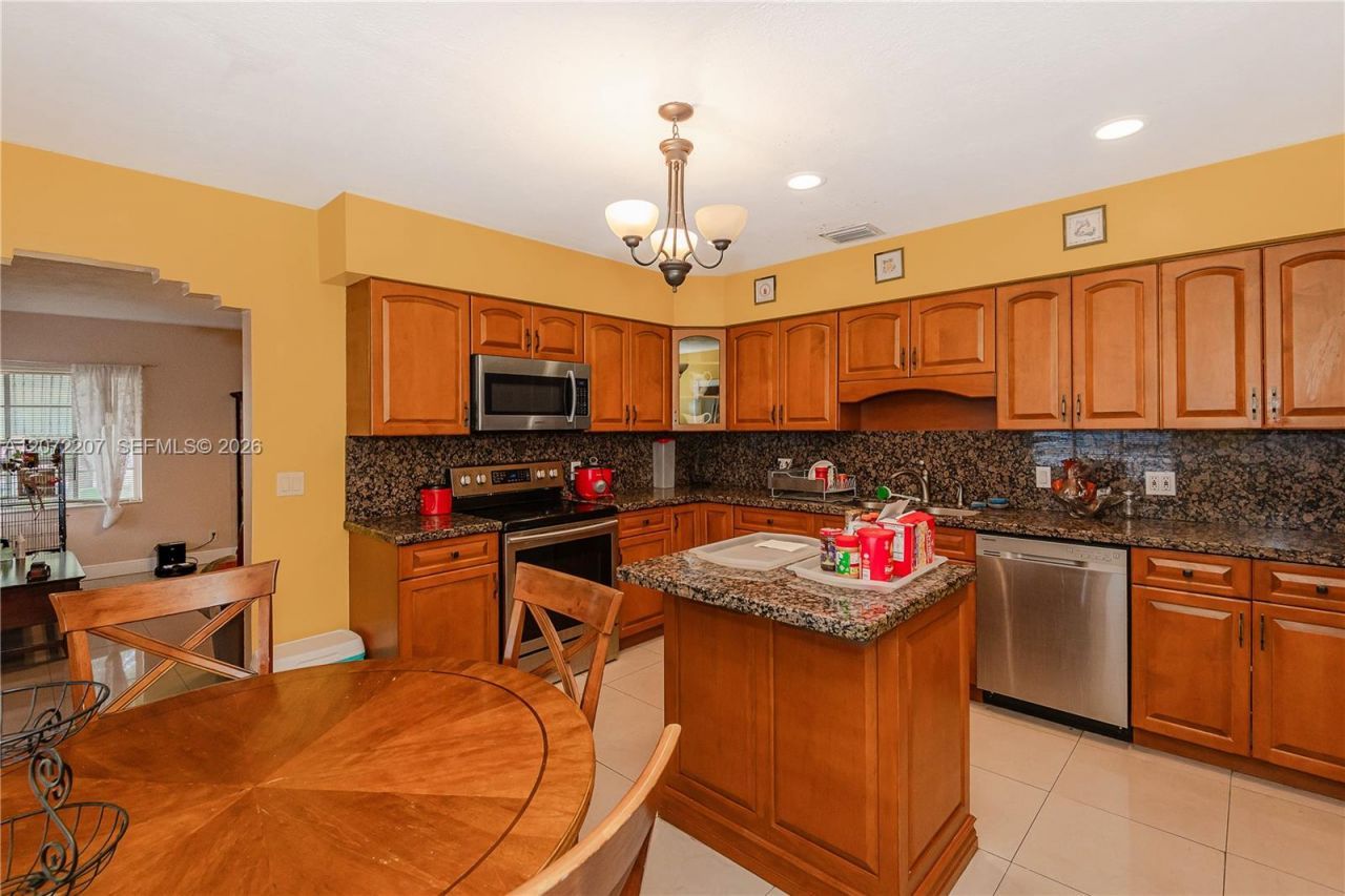 334 E 11th St , Hialeah, FL 33010 Photo