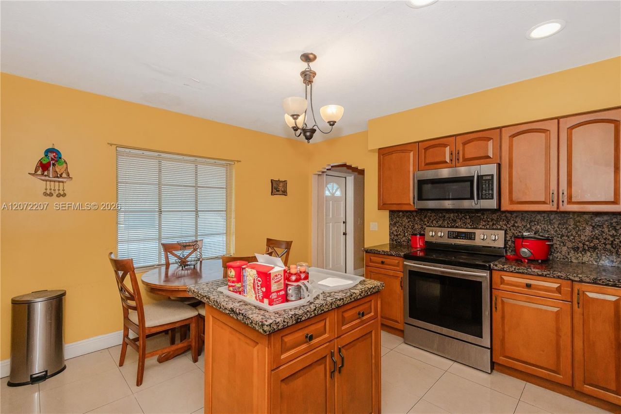 334 E 11th St , Hialeah, FL 33010 Photo