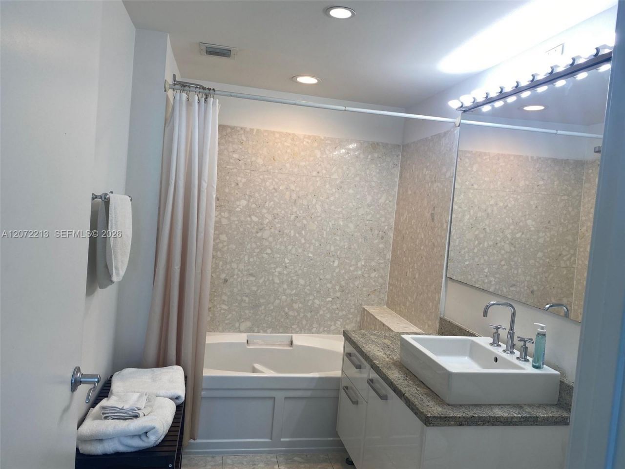 185 SW 7th St , Unit 1607, Miami, FL 33130 Photo