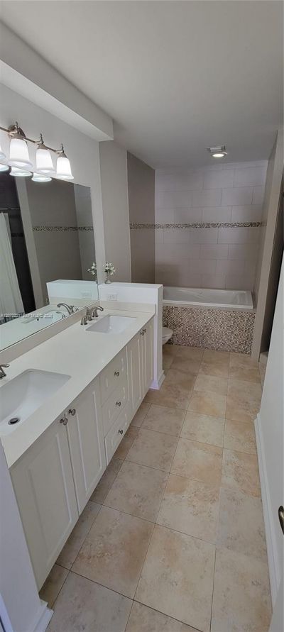 5173 NW 114th Pl , Doral, FL 33178 Photo