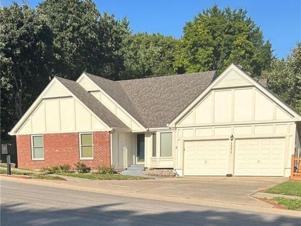 1231 Wildbriar Drive, Liberty, MO 64068