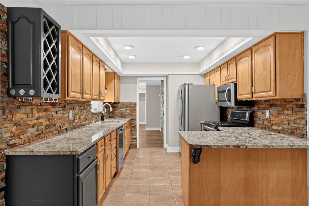 6450 31st Terrace N, Saint Petersburg, FL 33710 Photo