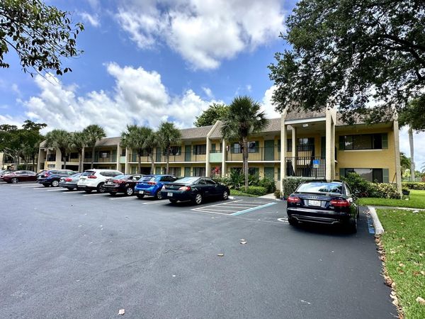1632 Meadows Circle W, Boynton Beach, FL 33436