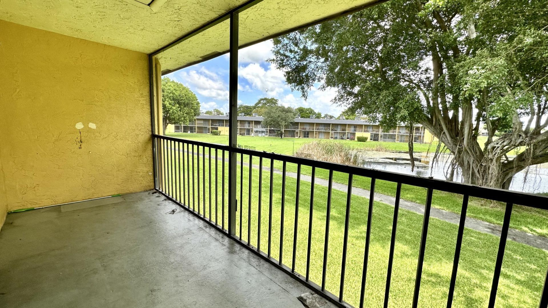 1632 Meadows Circle W, Boynton Beach, FL 33436 Photo