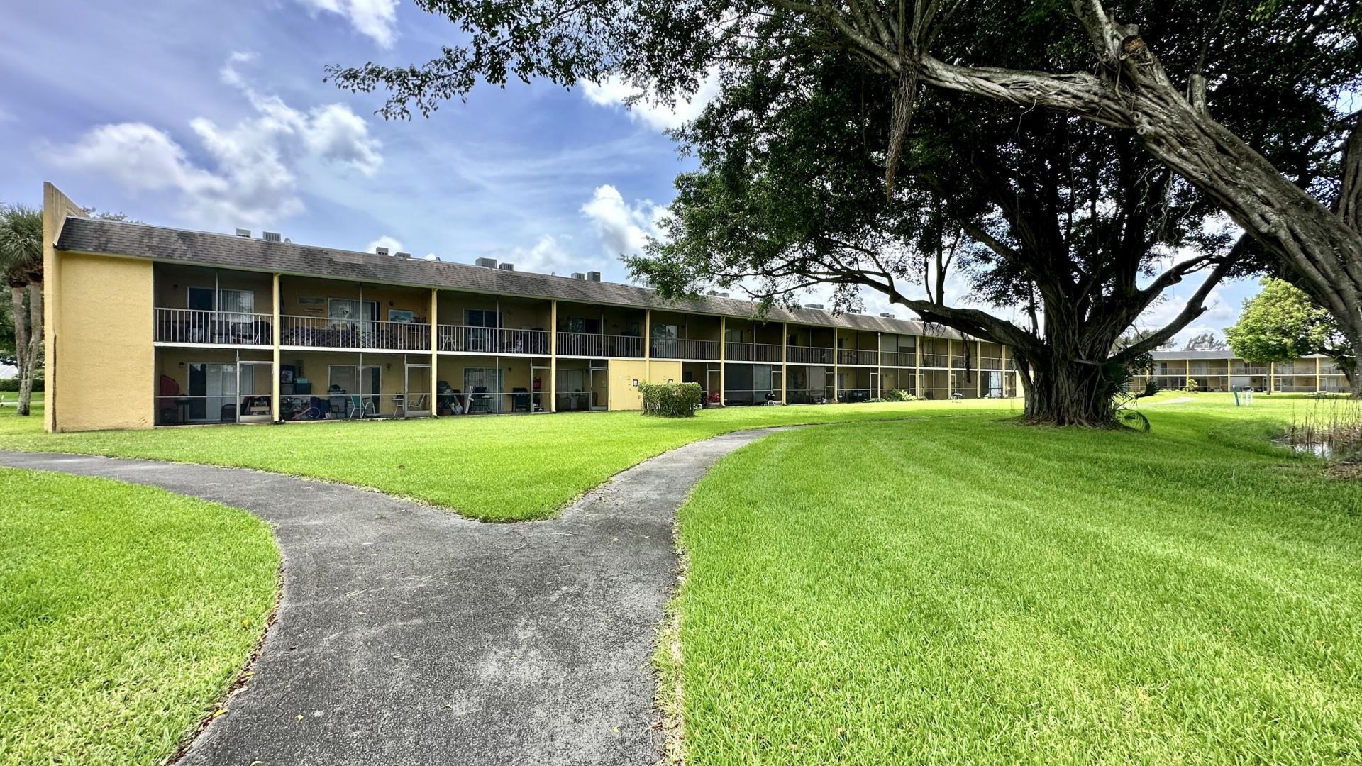 1632 Meadows Circle W, Boynton Beach, FL 33436 Photo