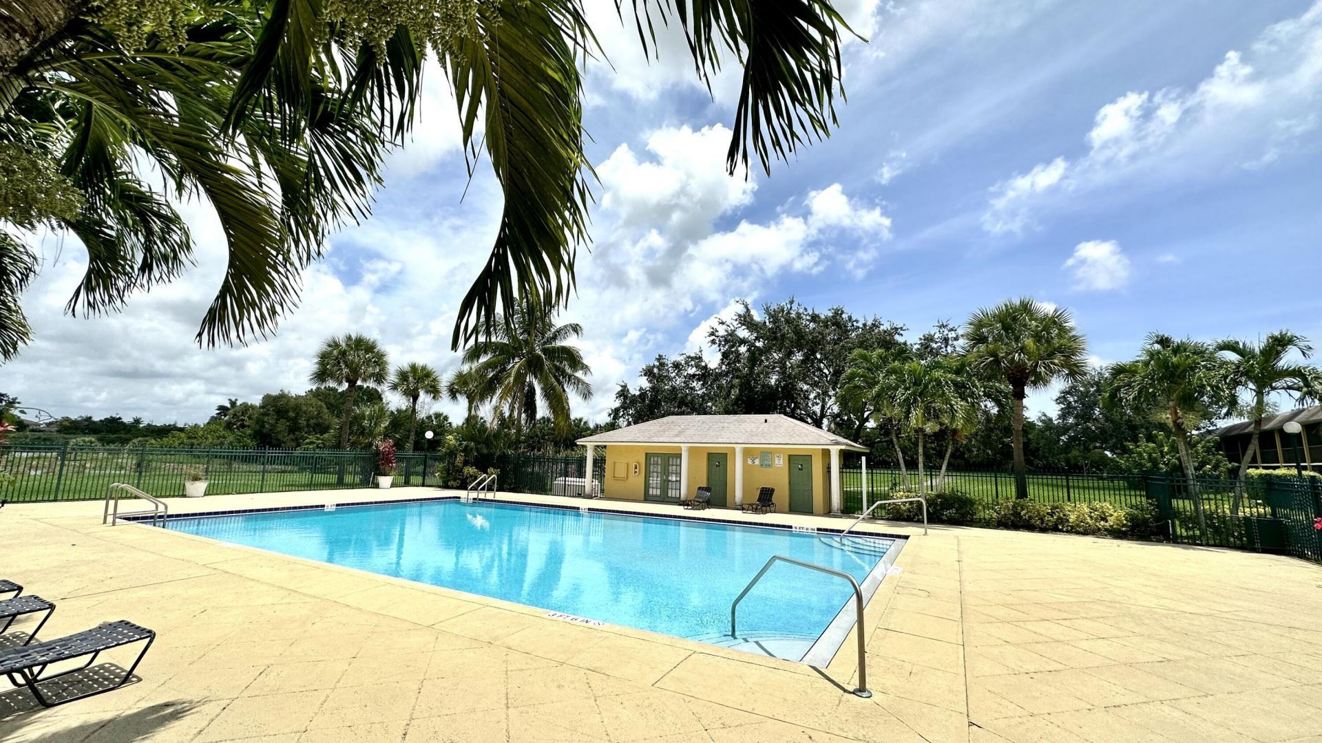 1632 Meadows Circle W, Boynton Beach, FL 33436 Photo