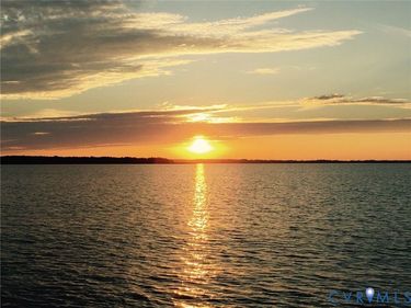 280 Rappahannock Beach Drive, Tappahannock, VA 22560