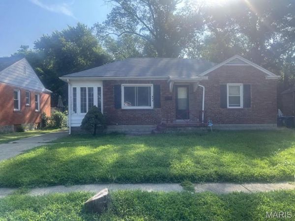604 East Avenue , St Louis, MO 63135