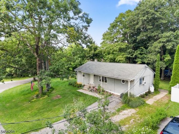 1 Ridgeview Ct, Vernon, NJ 07422