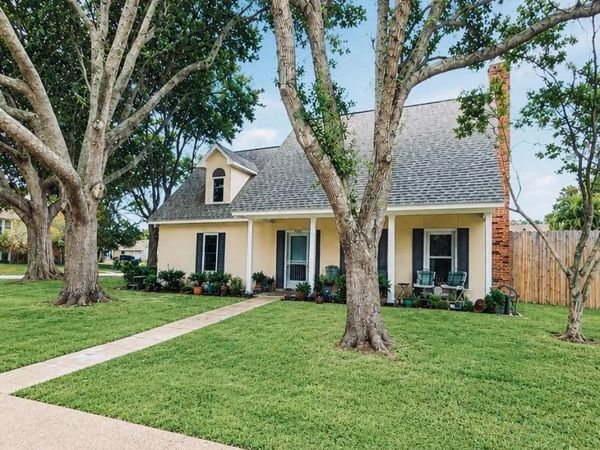 2382 Park Place Drive, Gulfport, MS 39507