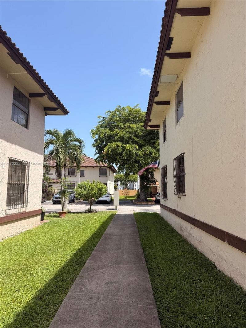12241 SW 16th Ter , Unit 102-K, Miami, FL 33175 Photo