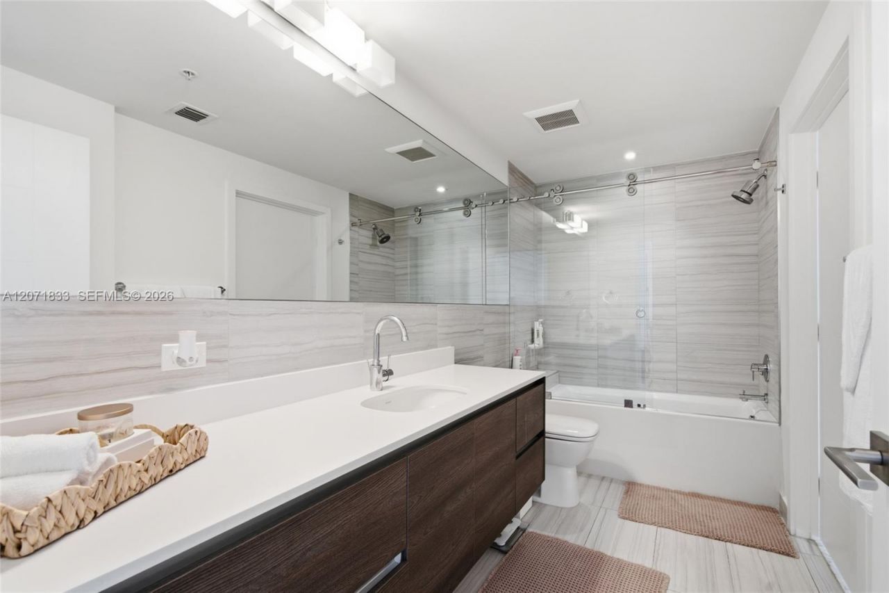 301 Altara Ave , Unit 623, Coral Gables, FL 33146 Photo