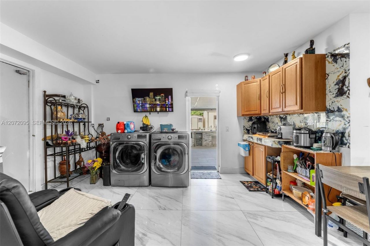 18725 SW 218th St, Miami, FL 33170 Photo