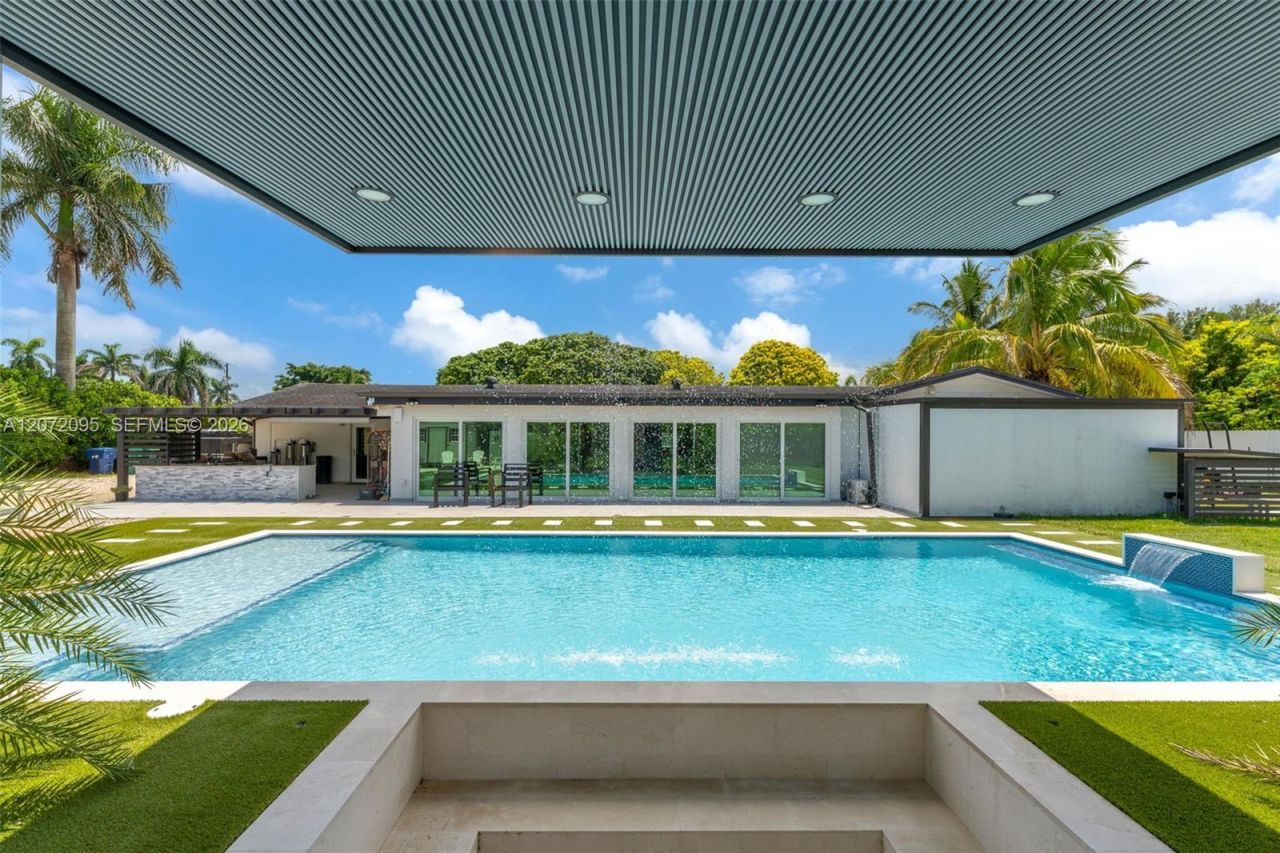 18725 SW 218th St, Miami, FL 33170 Photo