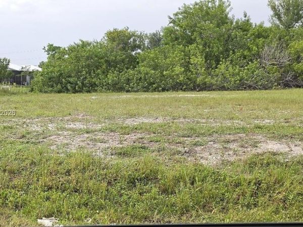 2925 Diplomat Pkwy W , Cape Coral, FL 33993