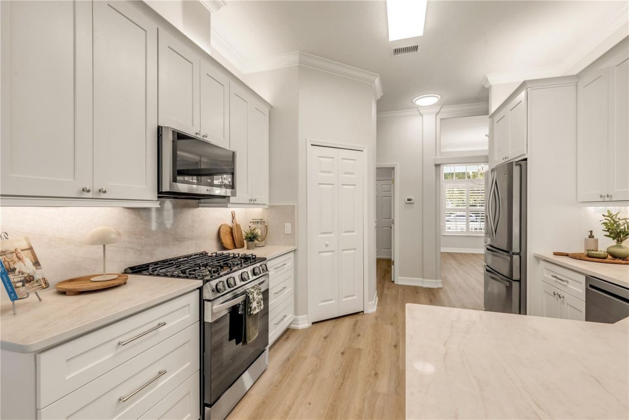 410 S Peninsula Avenue, New Smyrna Beach, FL 32169 Photo
