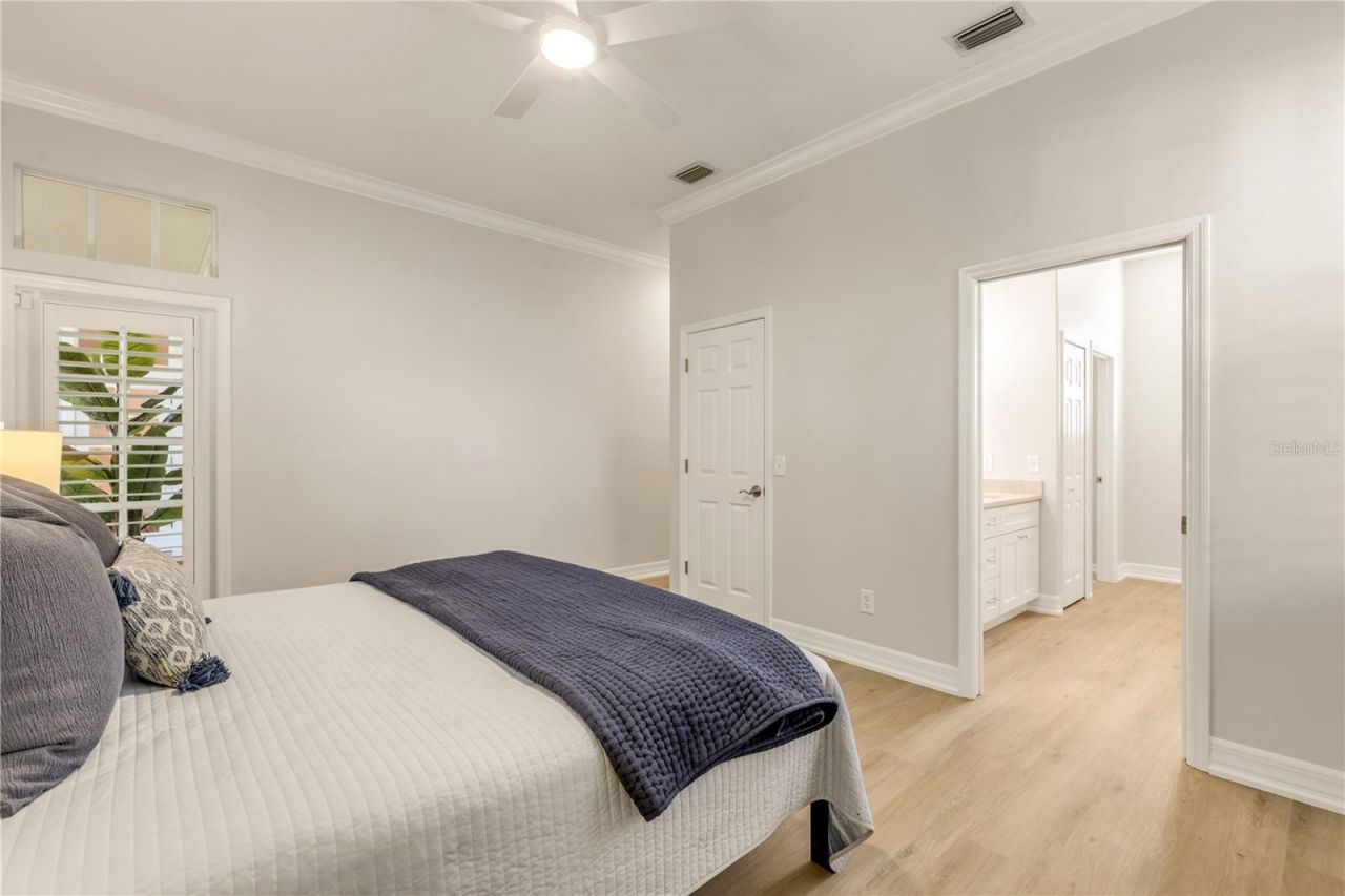 410 S Peninsula Avenue, New Smyrna Beach, FL 32169 Photo