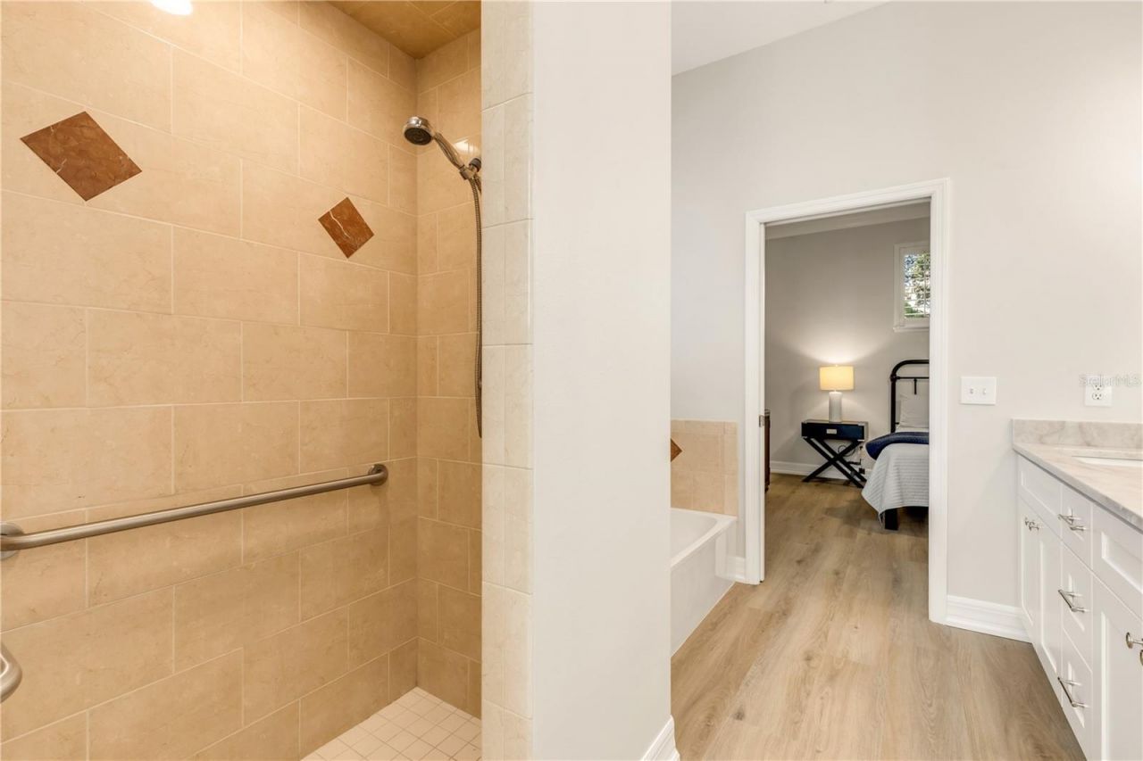 410 S Peninsula Avenue, New Smyrna Beach, FL 32169 Photo