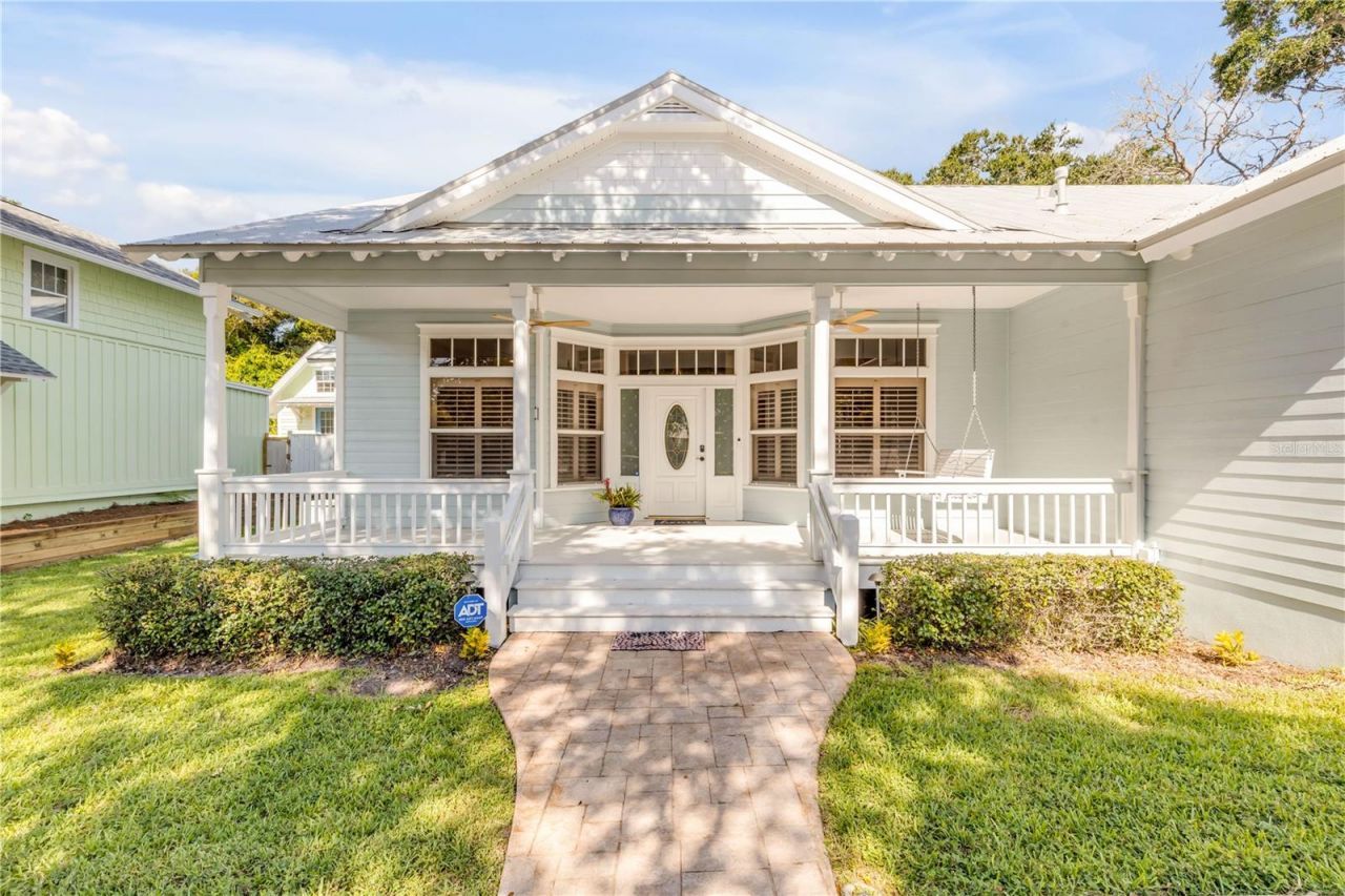 410 S Peninsula Avenue, New Smyrna Beach, FL 32169 Photo