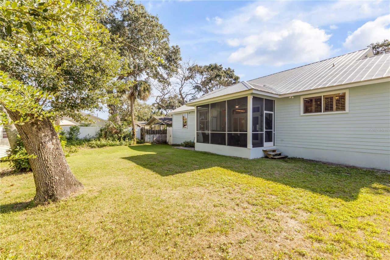 410 S Peninsula Avenue, New Smyrna Beach, FL 32169 Photo