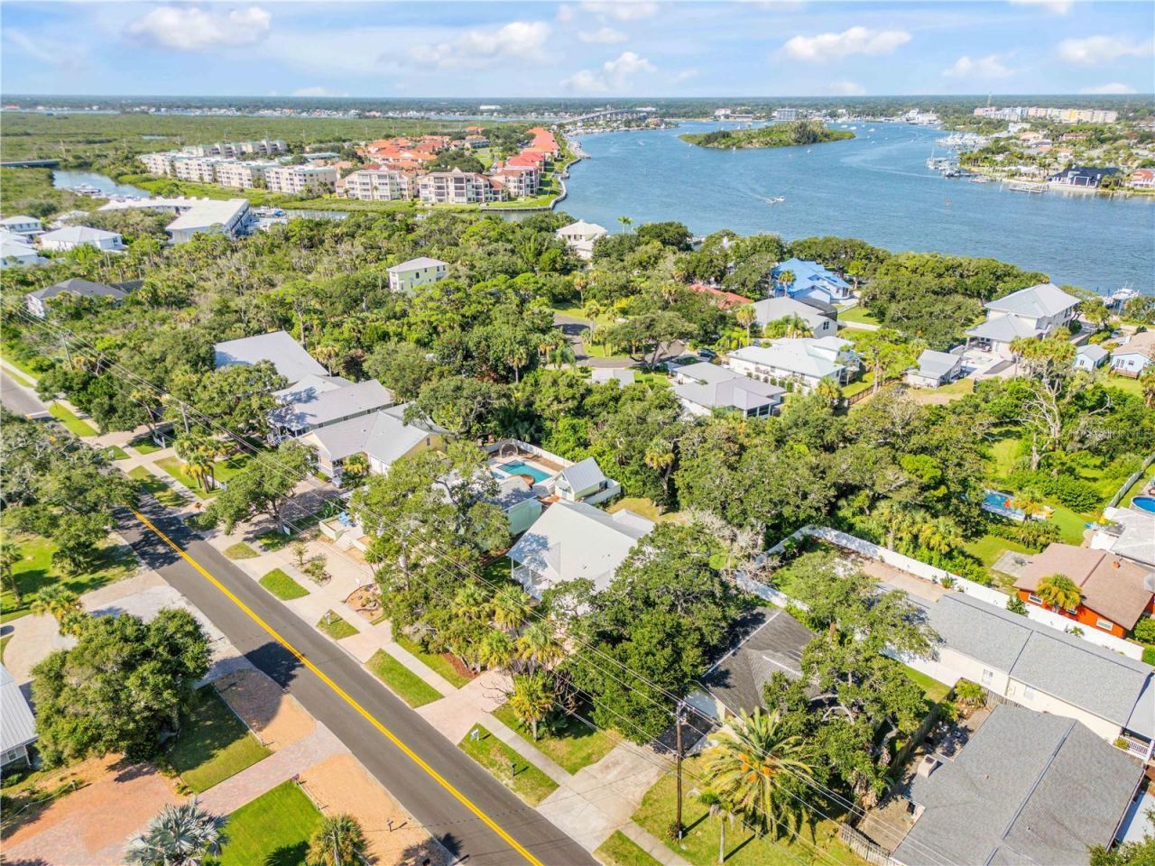 410 S Peninsula Avenue, New Smyrna Beach, FL 32169 Photo