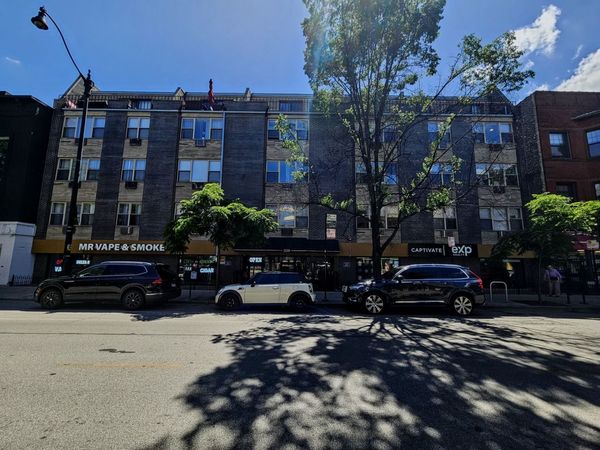 2250 N Lincoln Avenue , Unit 201, Chicago, IL 60614