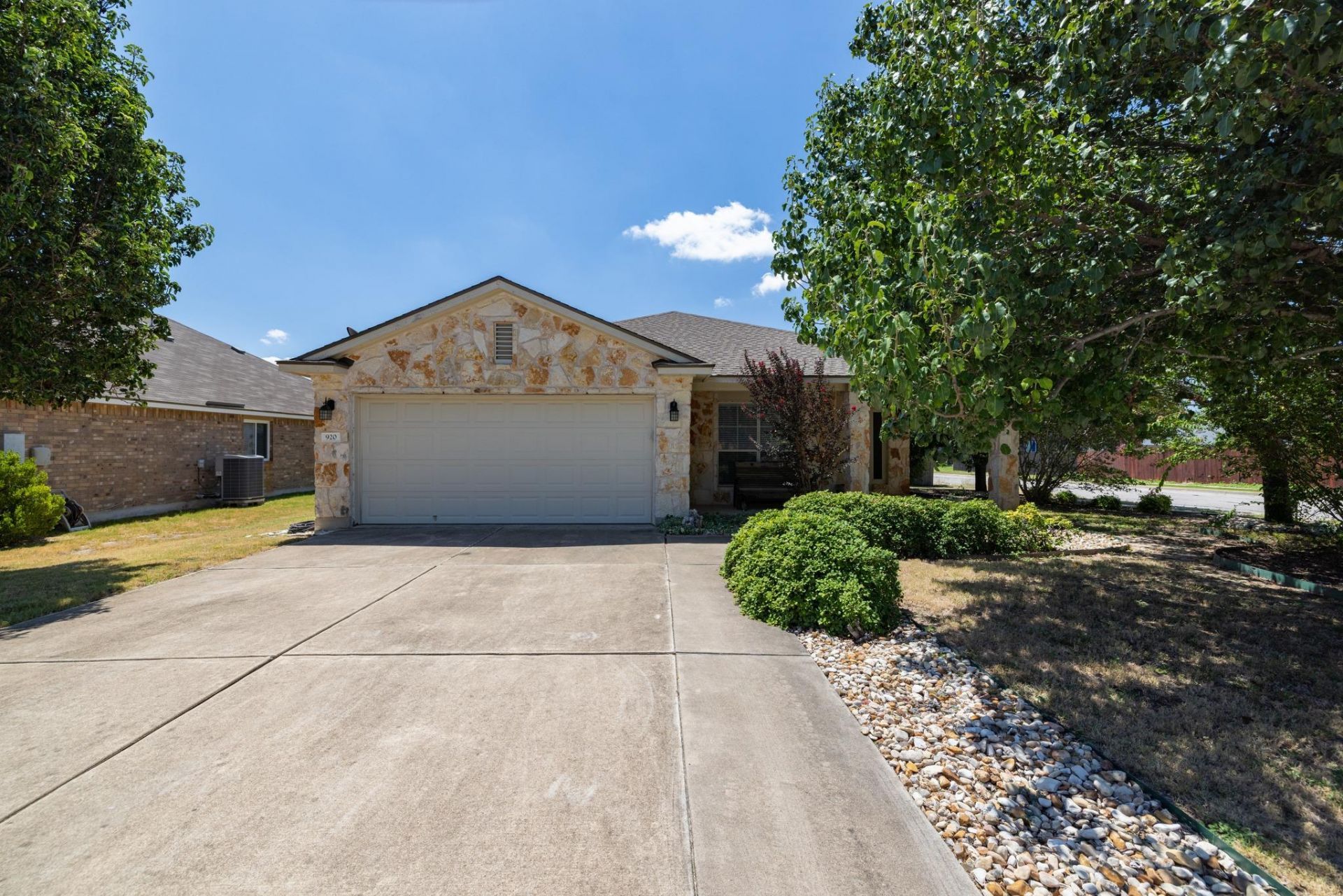 920 Flanagan Dr, Leander, TX 78641 Main Photo