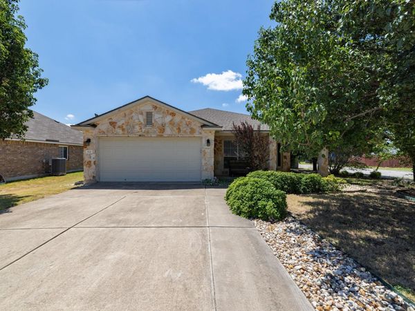 920 Flanagan DR, Leander, TX 78641
