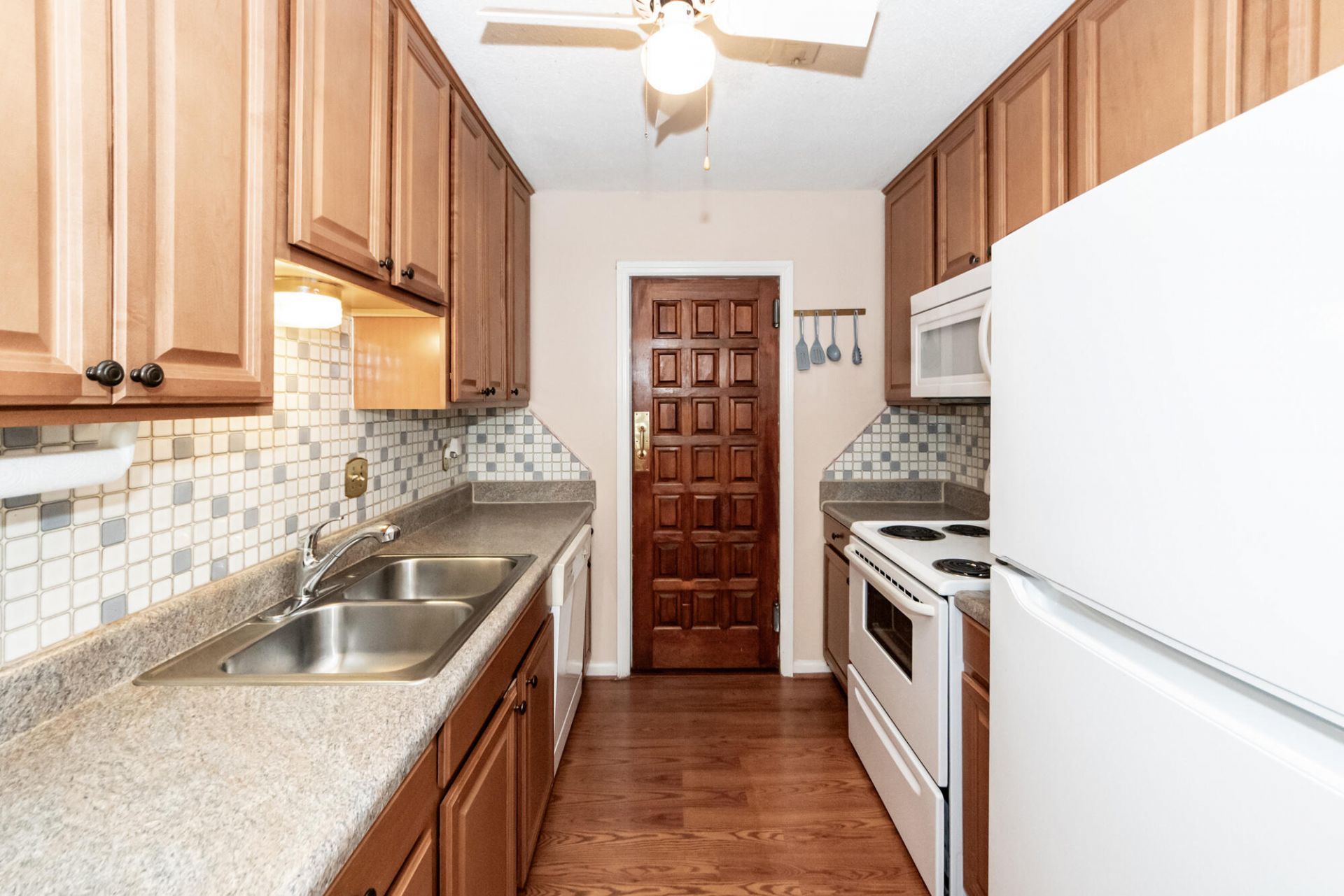 8425 Deerwood Drive Photo 20