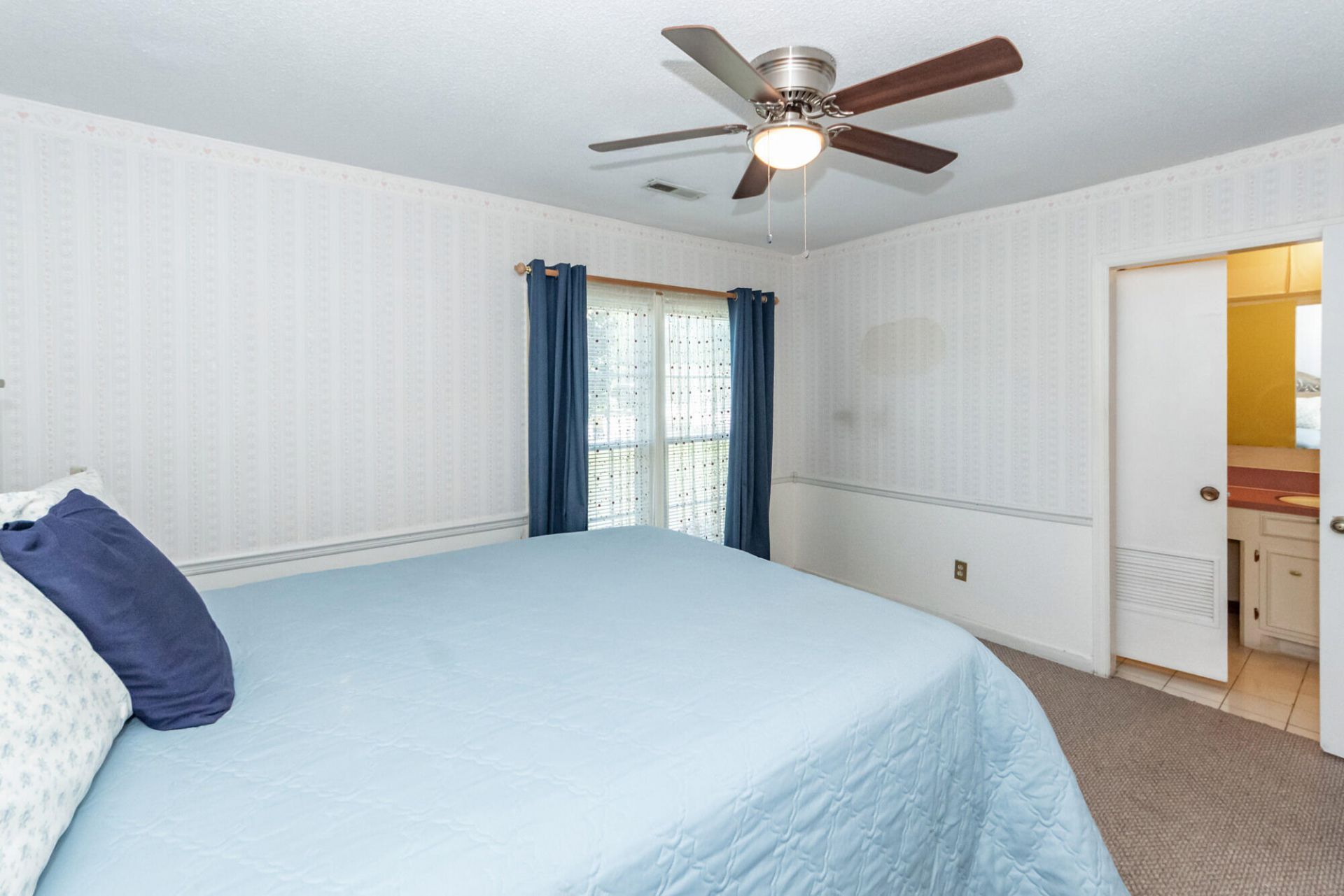 8425 Deerwood Drive Photo 33